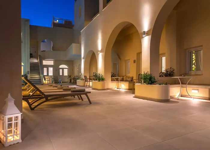 Reverie Santorini Hotel Firostefani