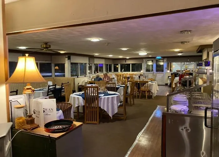 Swan Hotel Resturant Bar And Grill Wellington 