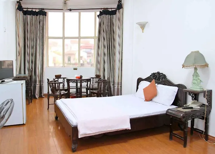 HOÀNG CƯỜNG HOTEL 15 Nguyễn Thái Học Hà Nội