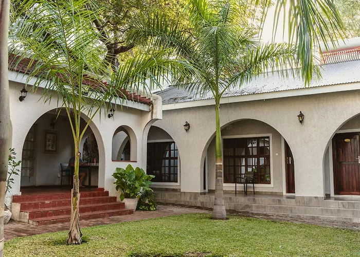 Jacaranda Lodge Victoria Falls
