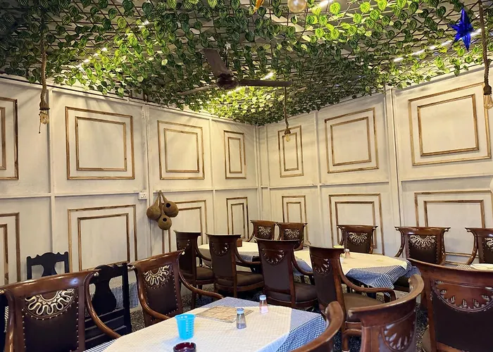 Hotel Kamal Nearest To Taj Mahal Agra 