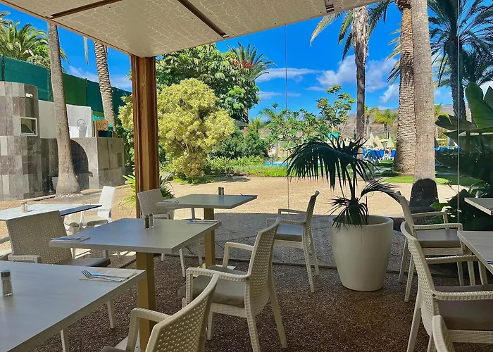 HotelsBull Escorial & Spa