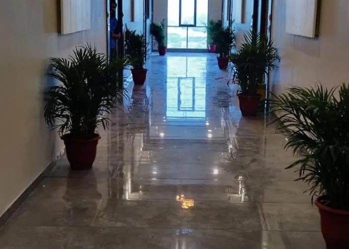 Hotel Aarna Palace Vadodara