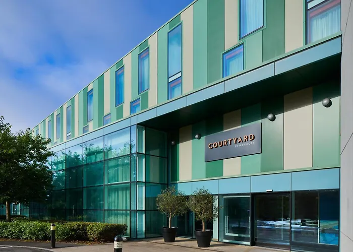 Courtyard By Marriott London Gatwick Airport Hotel Crawley 