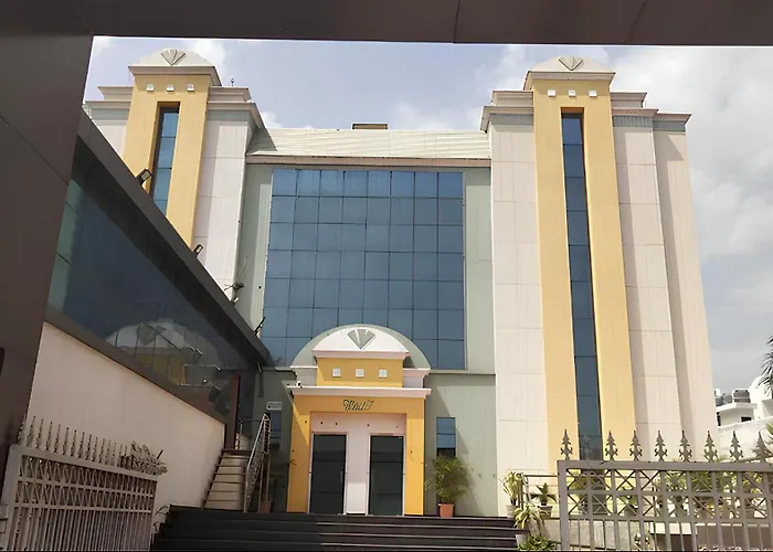 Club 7 Resort And Banquets Bareilly