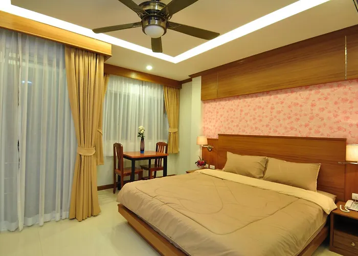 Green Harbor Hotel & Service Apartment Phuket