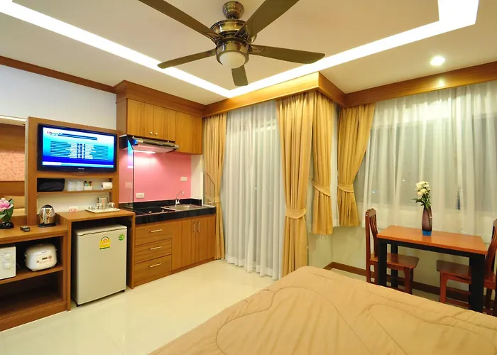 Green Harbor Hotel & Service Apartment Phuket