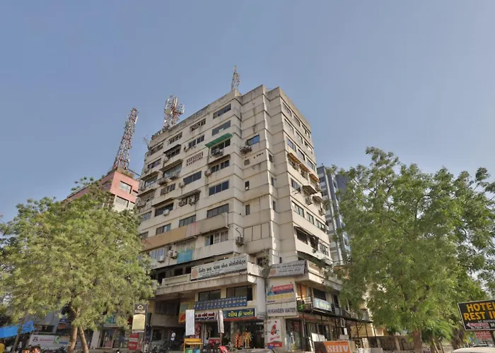 Hotel Rest Inn Gandhinagar