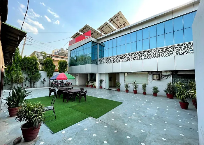 Malaya House --Couples, Family, Corporate Favorite-- Near Bmc Chowk Iconic Mall Jalandhar