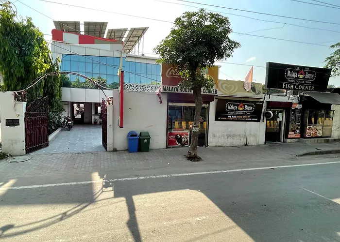 Malaya House --Couples, Family, Corporate Favorite-- Near Bmc Chowk Iconic Mall Jalandhar