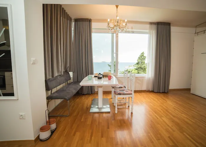 Villa Carmen Rooms & Apartments Mlini