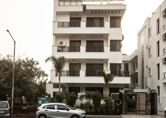 The Sunrise View By Aura Hotel Noida