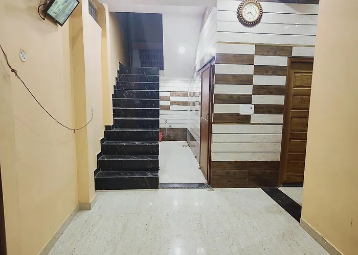 Shree Radhe Inn Near Ram Janam Bhumi Ayodhya
