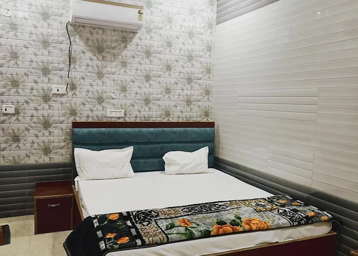 Shree Radhe Inn Near Ram Janam Bhumi Ayodhya