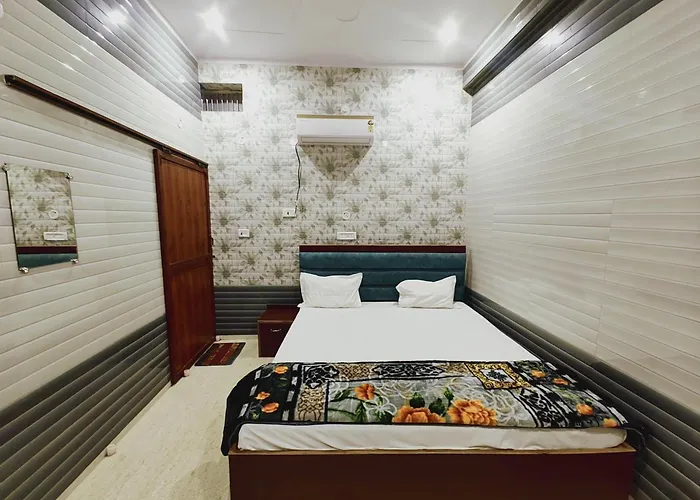 Shree Radhe Inn Near Ram Janam Bhumi Ayodhya