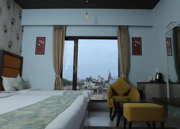 Hotel The Grandladhukara Dwarka 