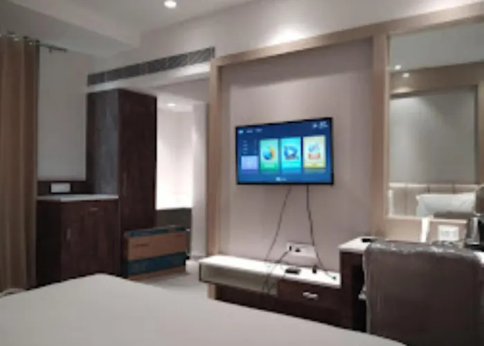 Hotel Midtown , Bareilly