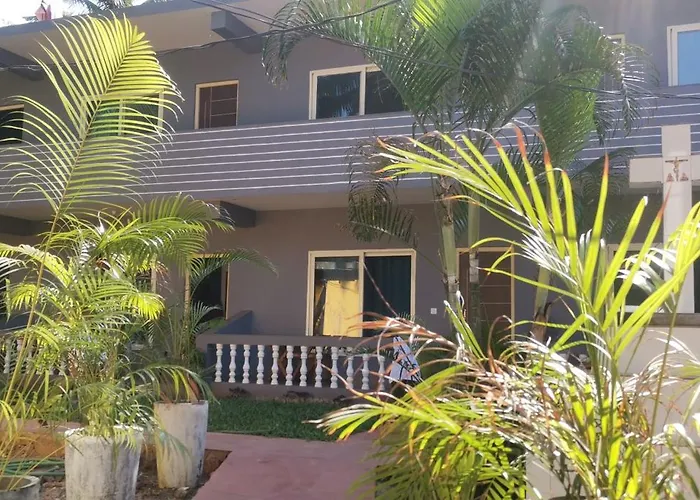 Cocks Town Hotel Arambol