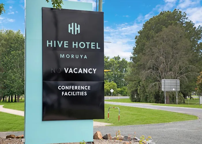 Hive Hotel, Moruya