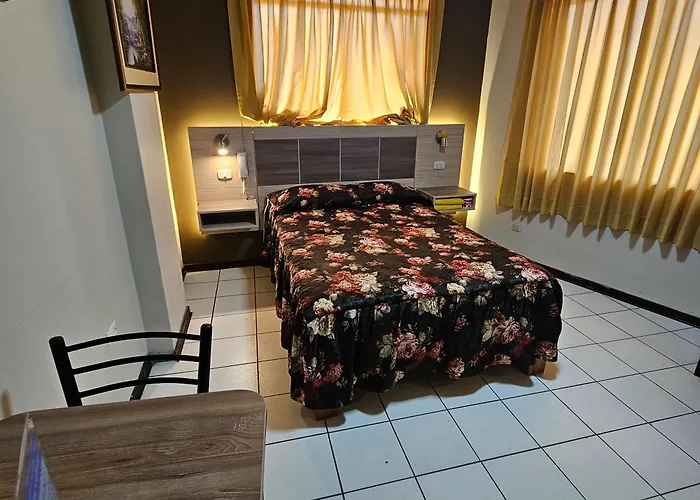 Hostal La Cascada Lima