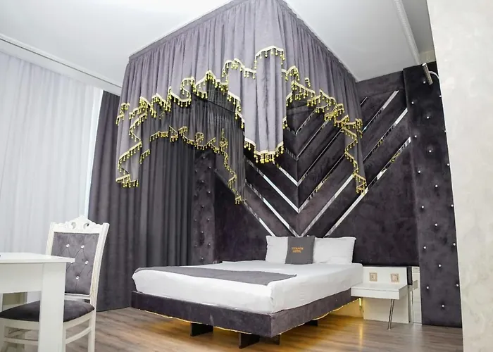 Titanik Hotel Bakü