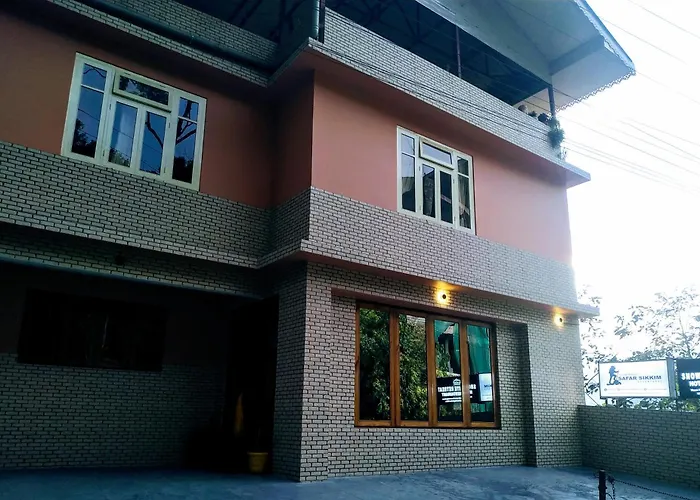 Snow White Retreat Hotel And Restaurant Gangtok