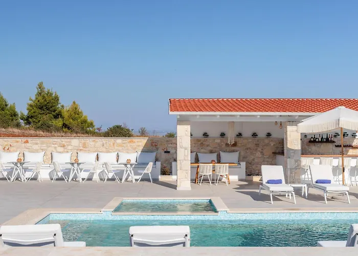 Anna Mare Luxury Apartments Áfitos