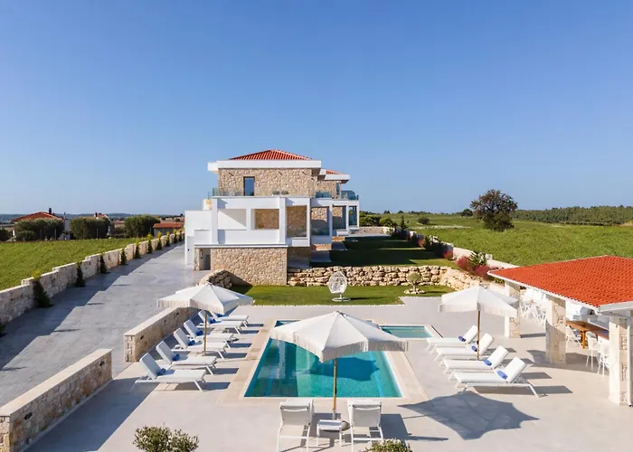 Anna Mare Luxury Apartments Áfitos