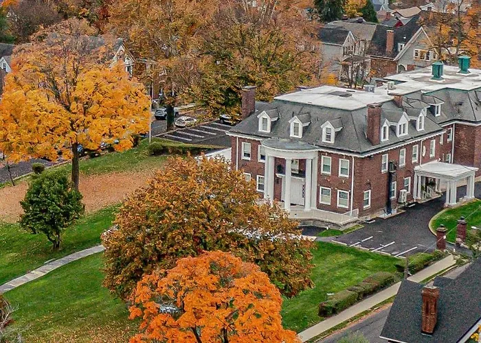The Grandeur Estate Hotel Greensburg