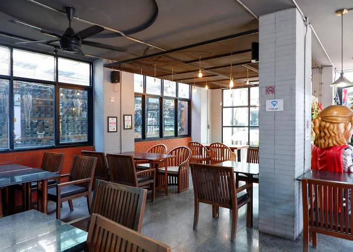 18 Coins Budget Hotel Pattaya