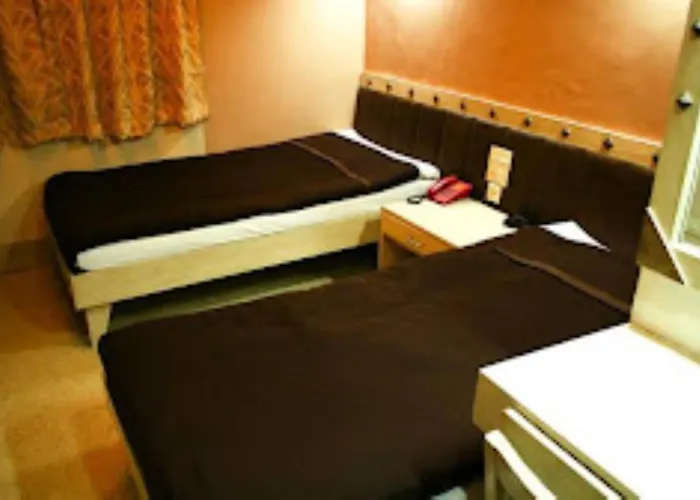 Hotel Monsoon , Shillong