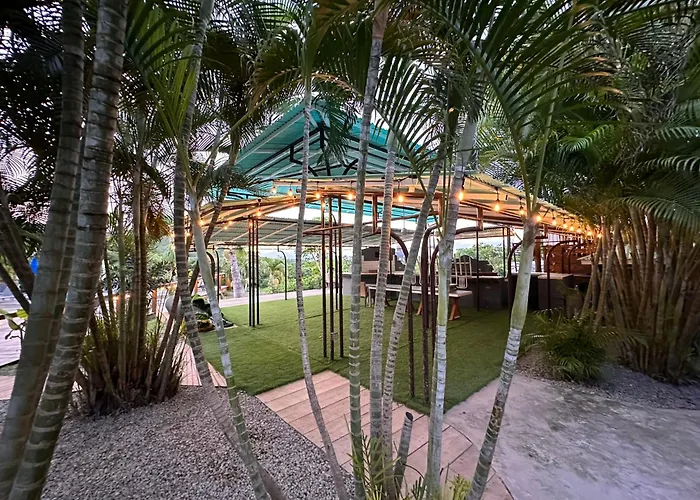 Old Crow Hotel And Suites Vieques