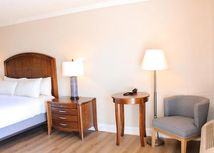 Cape Cod Irish Village - The Emerald Resort Barnstable