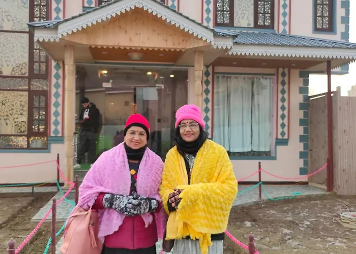 Golden Eye Hotel Srinagar 