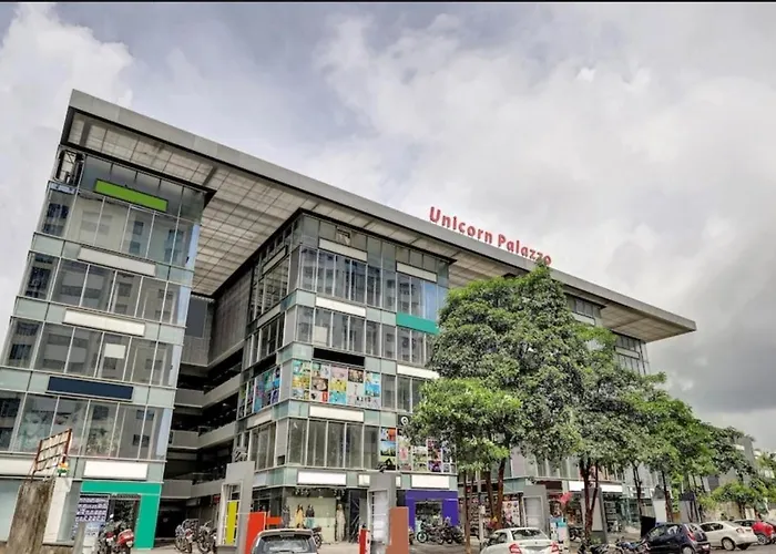 Hotel Unicorn, Surat