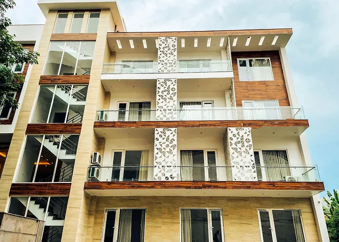 Flock Hotel I Golf Course Road Near Dlf Phase 1 Metro Station I Gurugram Gurgaon