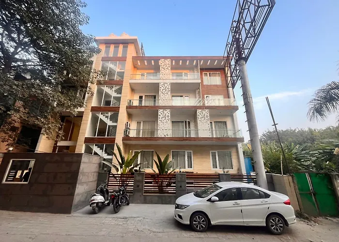 Flock Hotel I Golf Course Road Near Dlf Phase 1 Metro Station I Gurugram Gurgaon