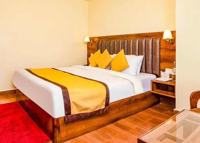 Hotel Raj Ville - Darjeeling Hotel Near Mall Road