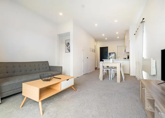 Cozy Brand New Townhouse 1 Bed & Breakfast Auckland