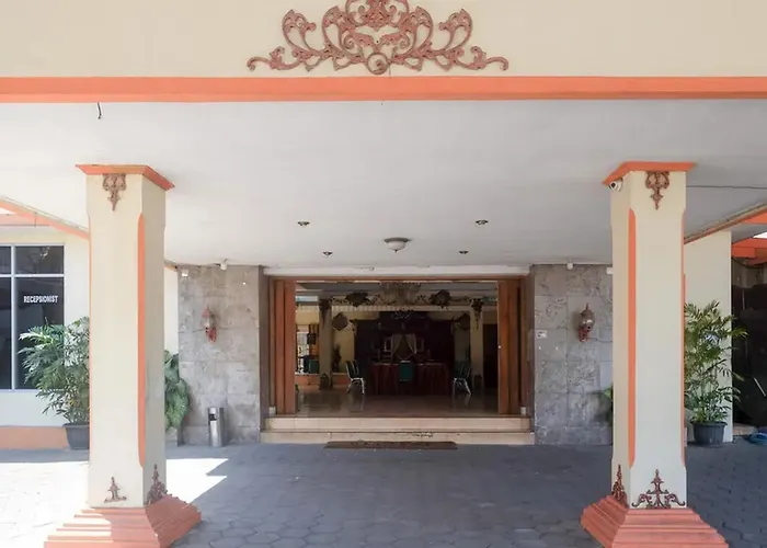 Reddoorz Plus @ Laweyan Surakarta 