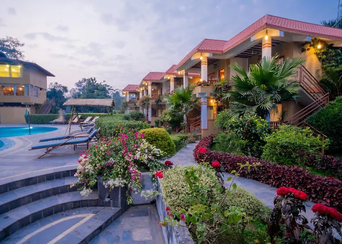 Hotel Jungle Crown Sauraha