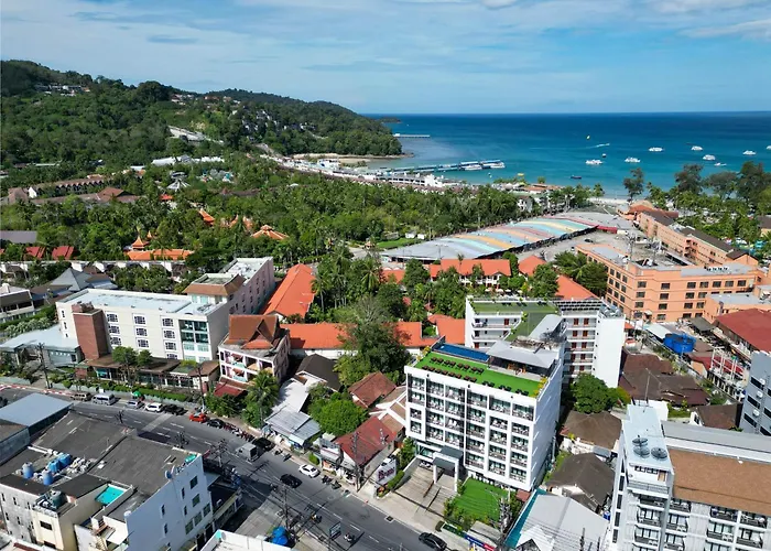 Paripas Patong Resort - SHA Extra Plus
