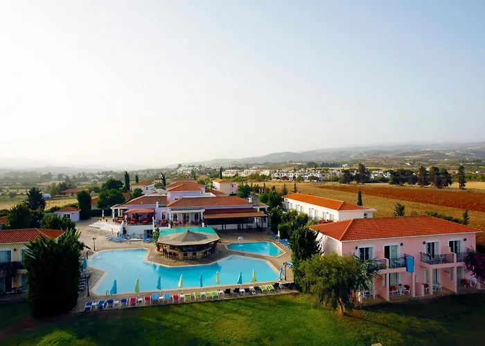 Akamanthea Holiday Village Polis