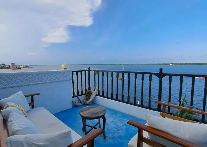 Pwani House - Lamu Seafront Hotel