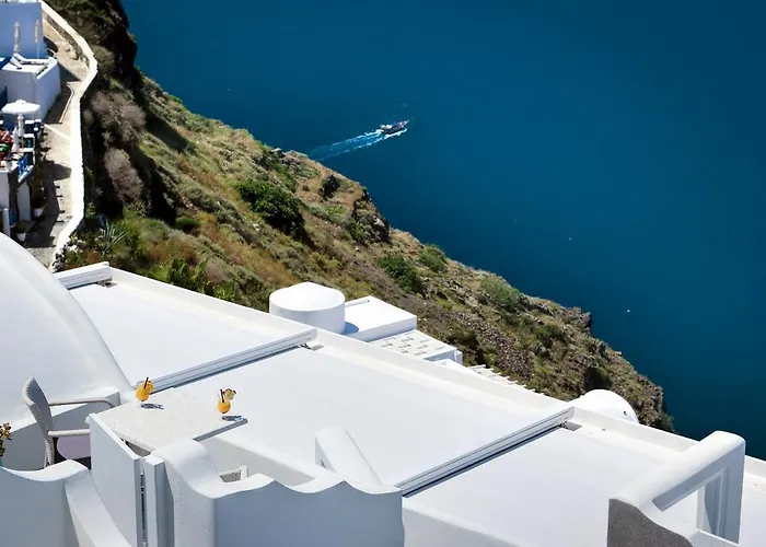Remvi Suites Firostefani