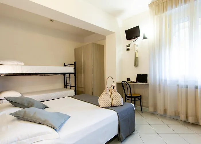 Hotel Marzia Con Piscina Riccione