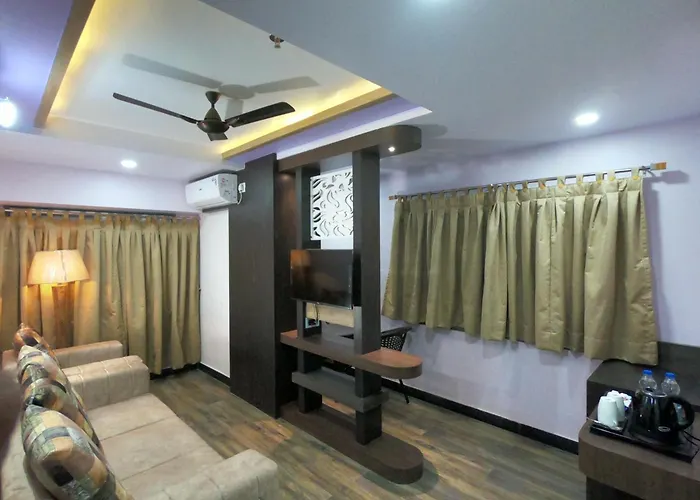Pearl Heights Hotel Malda