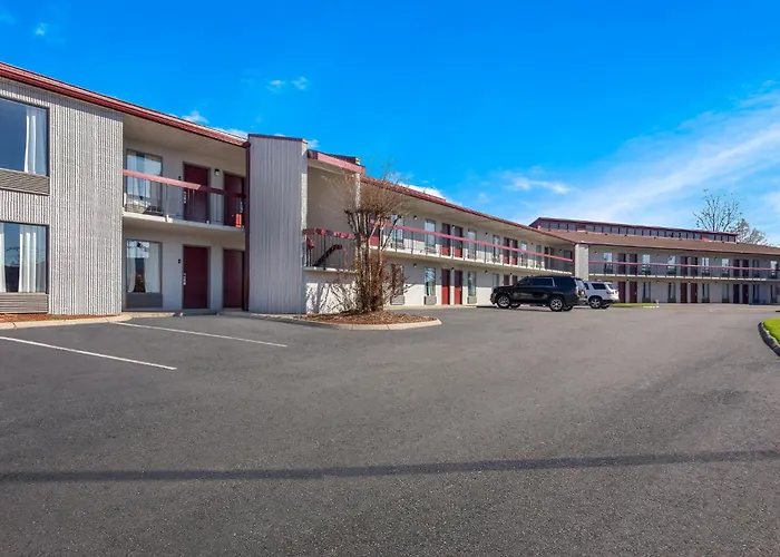 Red Roof Inn & Suites Monroe, Nc