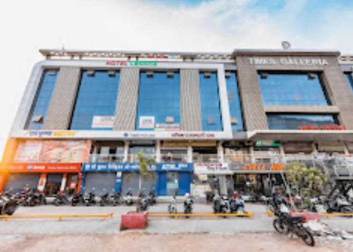 Lennox Hotel , Surat