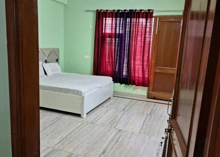 Golf Homes Gyest House Noida